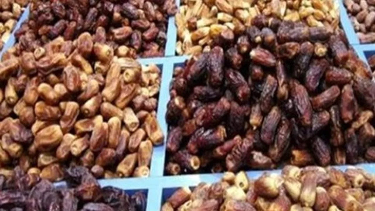 قائمة المزرعة.. تحديث جديد لأسعار البلح الناشف والسكري في الأسواق الشعبية